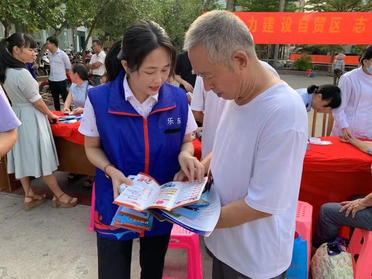 樂(lè)東聯(lián)社團(tuán)委開(kāi)展2019年“助力建設(shè)自貿(mào)區(qū)·志愿服務(wù)我先行”學(xué)雷鋒青年志愿服務(wù)活動(dòng)