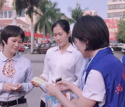 樂(lè)東聯(lián)社團(tuán)委開(kāi)展2019年“助力建設(shè)自貿(mào)區(qū)·志愿服務(wù)我先行”學(xué)雷鋒青年志愿服務(wù)活動(dòng)