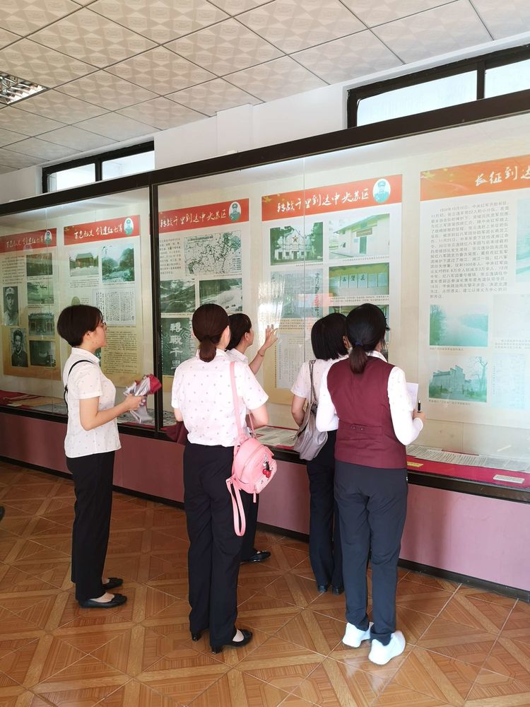 文昌農商銀行團總支開展“青春心向黨·建功新時代”紀念五四運動100周年主題團日活動