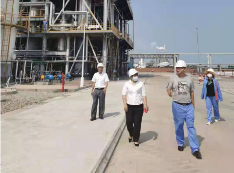 喜訊！東方市農(nóng)村信用合作聯(lián)社副主任紀新丹榮獲“全國巾幗建功標兵”稱號