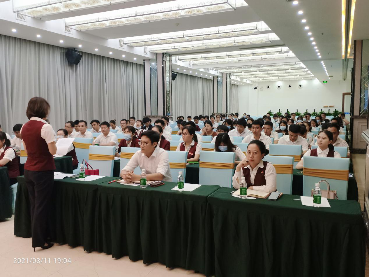 東方市農(nóng)村信用合作聯(lián)社開展2021年第一期金融英語培訓(xùn)