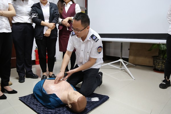 應(yīng)急救護(hù) 安全護(hù)航| 儋州聯(lián)社開(kāi)展應(yīng)急技能知識(shí)培訓(xùn)