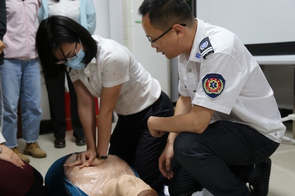 應(yīng)急救護(hù) 安全護(hù)航| 儋州聯(lián)社開(kāi)展應(yīng)急技能知識(shí)培訓(xùn)