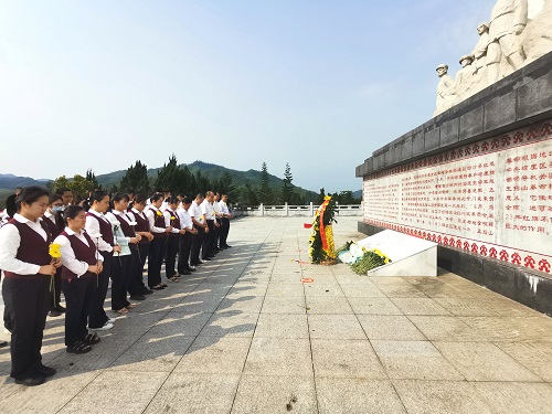 五指山聯(lián)社開展“緬懷革命先烈 牢記初心使命”主題黨日活動