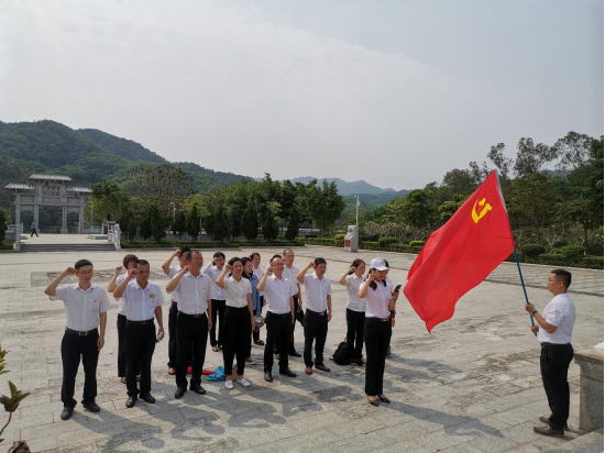 樂東聯(lián)社開展“清明祭英烈”活動