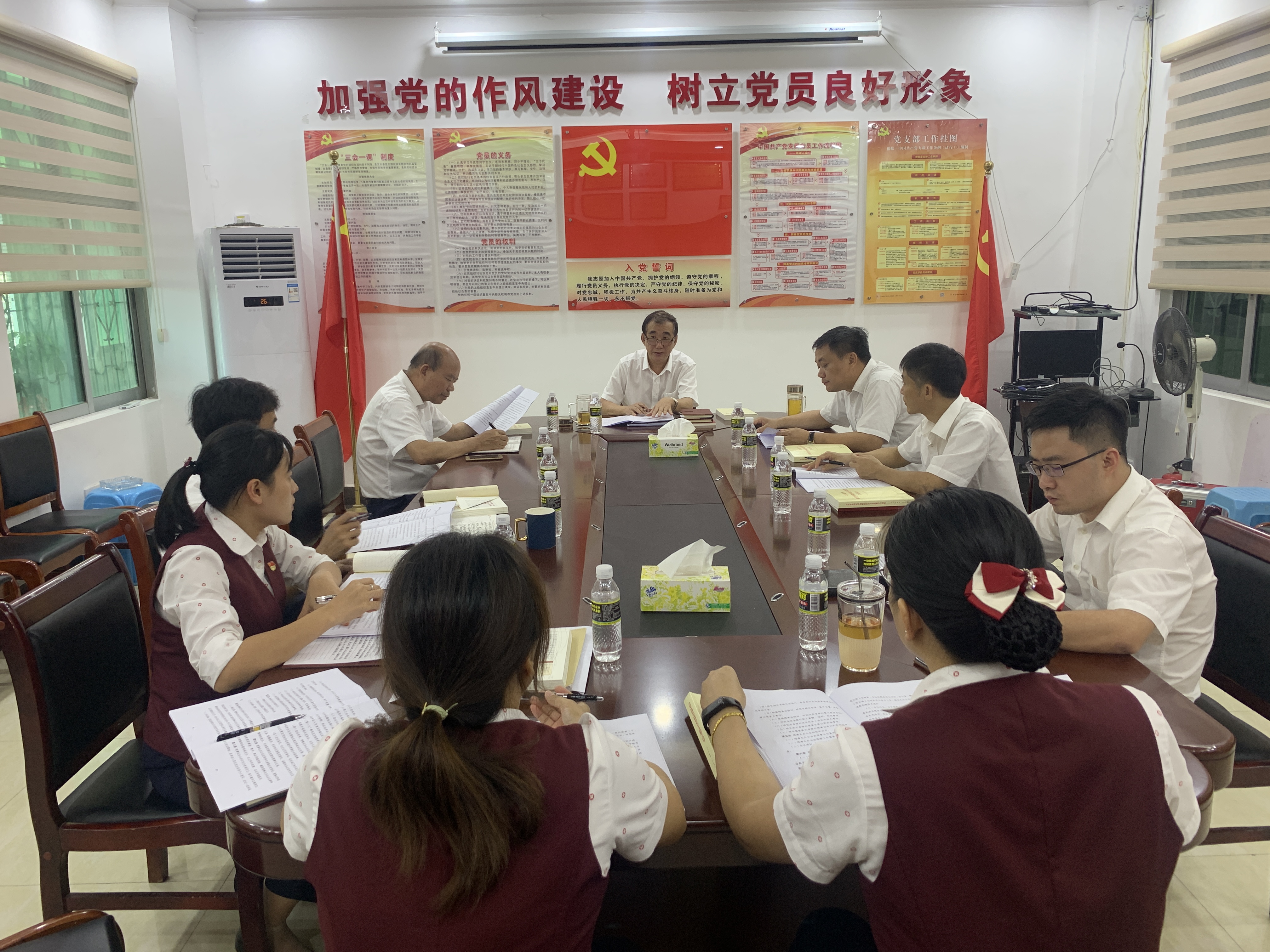 陵水聯(lián)社黨委理論學習中心組（擴大）開展集中學習研討