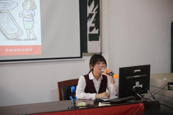 【我為群眾辦實(shí)事】儋州聯(lián)社開展金融知識(shí)進(jìn)校園活動(dòng)