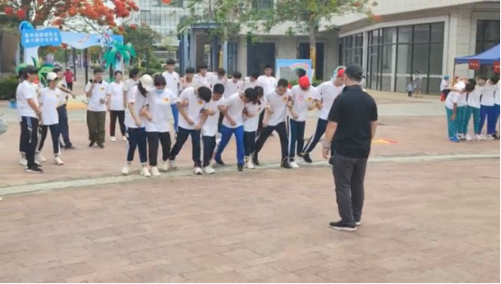 高舉團(tuán)旗跟黨走?奮力建功自貿(mào)港 --文昌農(nóng)商銀行參與獻(xiàn)禮建黨百年五四青年節(jié)定向闖關(guān)活動(dòng)