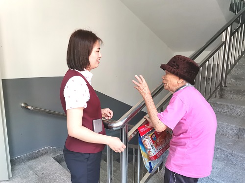 我為群眾辦實(shí)事|五指山聯(lián)社團(tuán)總支開展“關(guān)愛老人 傳遞溫暖”志愿服務(wù)活動(dòng)