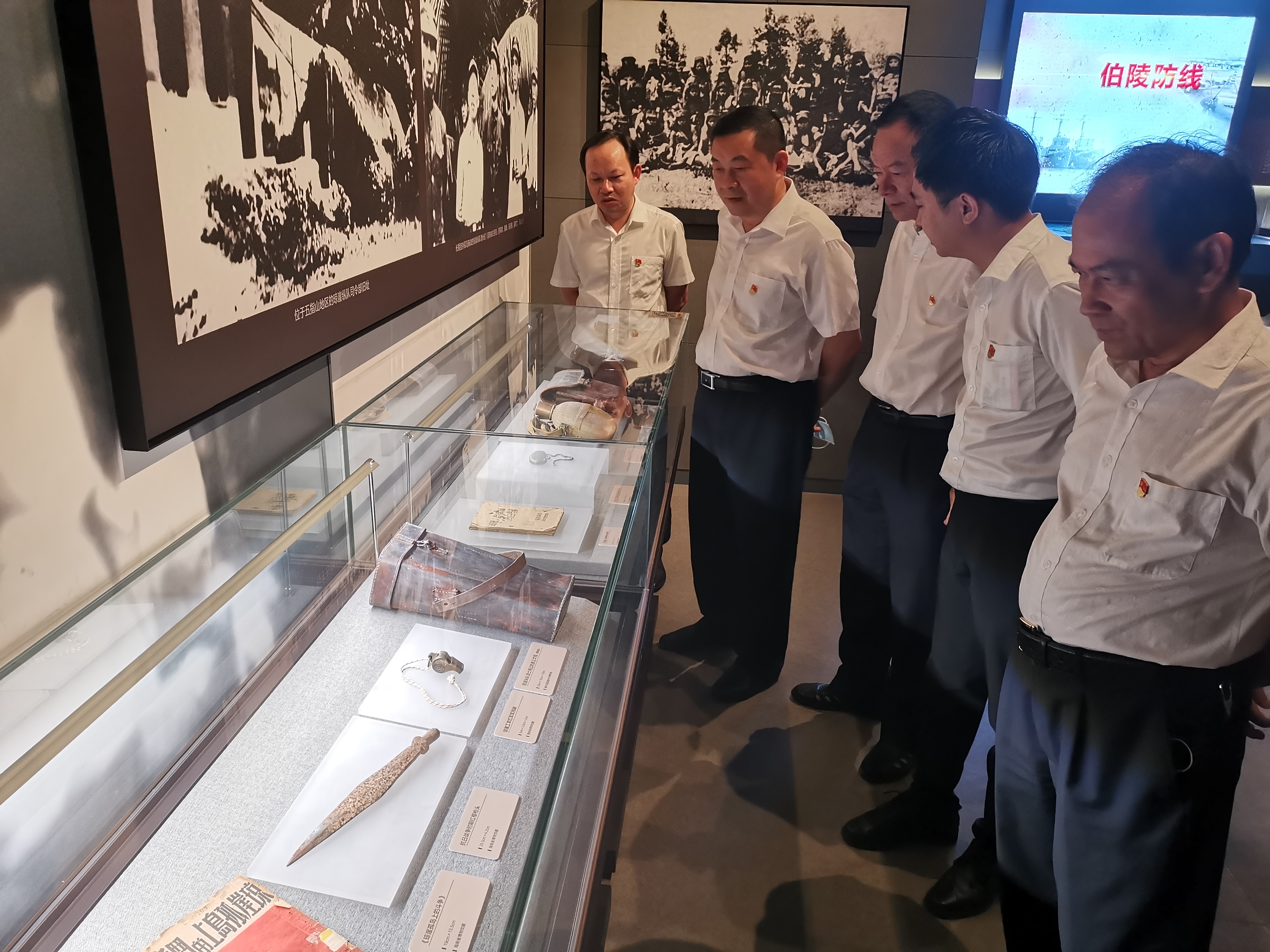 韓青帶隊(duì)赴臨高農(nóng)商銀行講專題黨課、 調(diào)研基層黨建工作