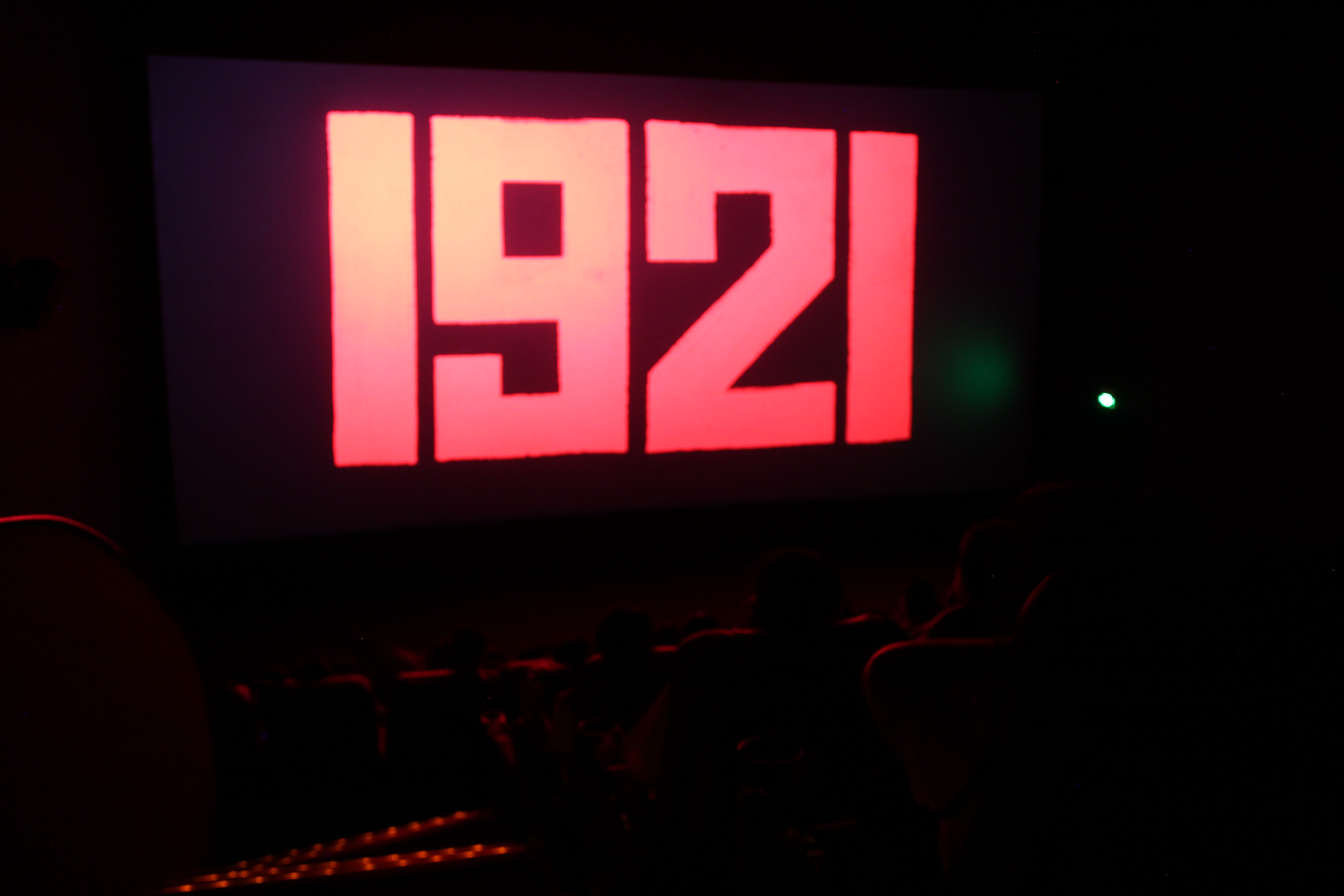 陵水聯(lián)社聯(lián)合結(jié)對共建單位開展 “學(xué)黨史 憶初心 強信念”主題觀影活動