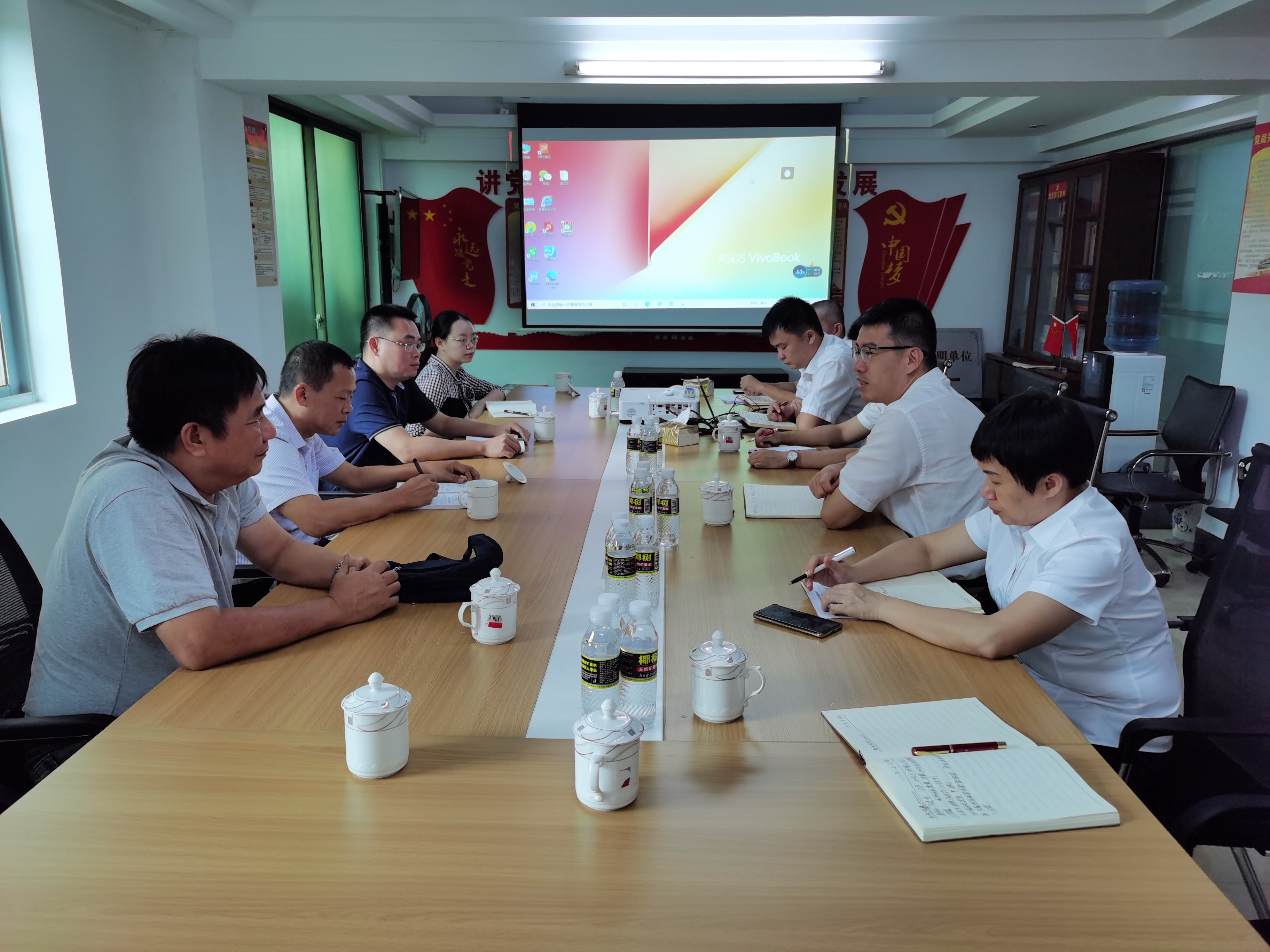 人民銀行定安縣支行行長(zhǎng)韓利帶隊(duì)蒞臨定安聯(lián)社調(diào)研指導(dǎo)