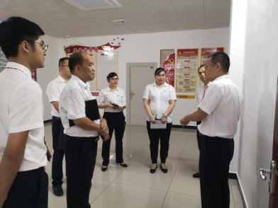 海南省農(nóng)村信用社聯(lián)合社黨委副書記王紹文到白沙農(nóng)商銀行開展黨史學(xué)習(xí)教育專題調(diào)研