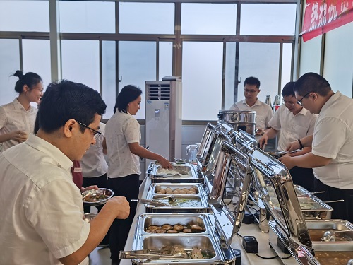 瓊海農(nóng)信新建員工食堂開業(yè)