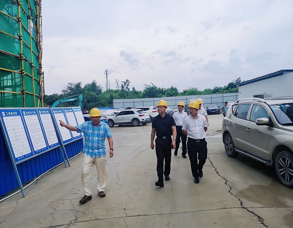 省聯(lián)社風(fēng)險(xiǎn)總監(jiān)邢福躍深入樂東聯(lián)社開展調(diào)研督導(dǎo)工作