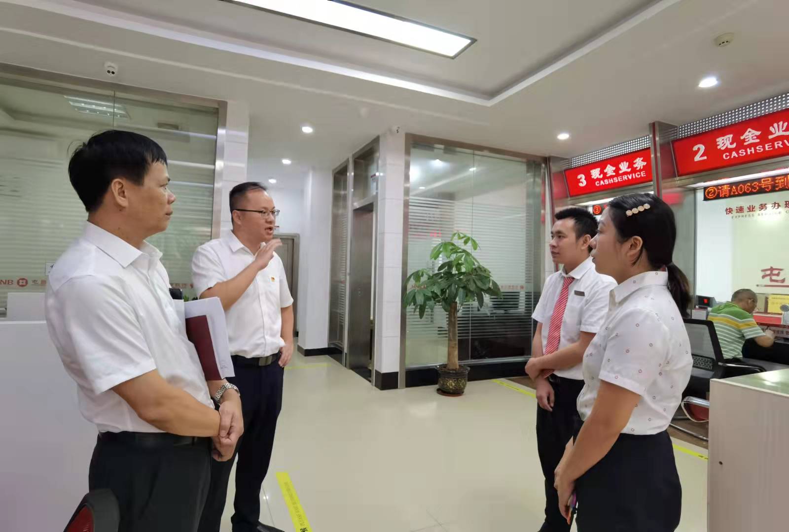 屯昌農(nóng)商銀行領(lǐng)導(dǎo)深入基層開展調(diào)研