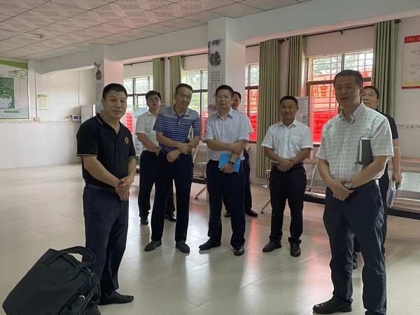 中國人民銀行?？谥行闹悬h委書記、行長方昕到儋州調(diào)研扶貧貸款情況