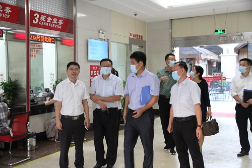 海南省總工會(huì)赴樂東聯(lián)社檢查戶外勞動(dòng)者服務(wù)站建設(shè)情況