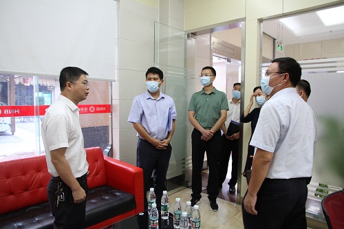 海南省總工會(huì)赴樂東聯(lián)社檢查戶外勞動(dòng)者服務(wù)站建設(shè)情況