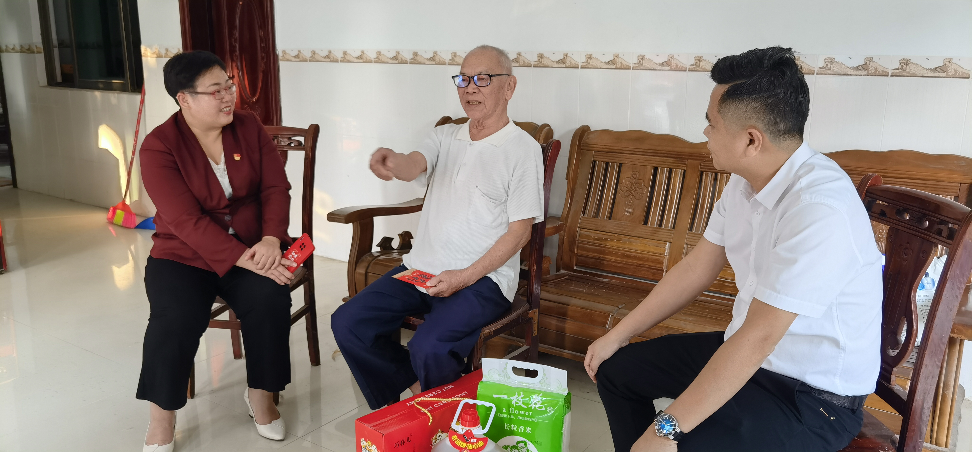 春節(jié)慰問送真情，濃濃關(guān)懷暖人心 ——陵水聯(lián)社開展春節(jié)走訪慰問活動(dòng)