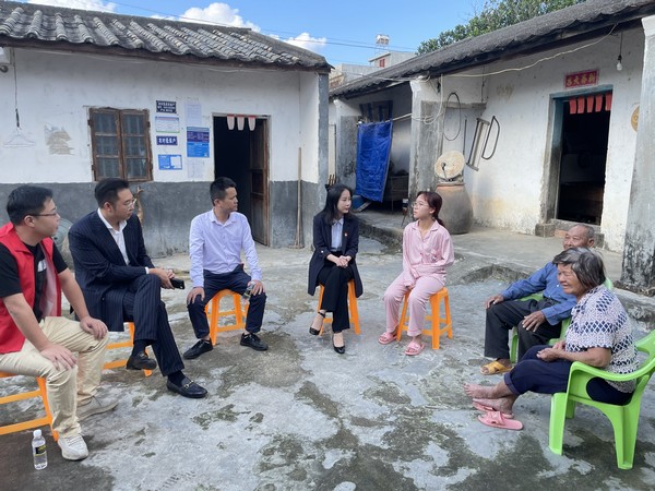 春節(jié)送溫暖 關(guān)懷暖人心│儋州市團委聯(lián)合儋州聯(lián)社團總支部、愛心企業(yè)走訪慰問困難群眾