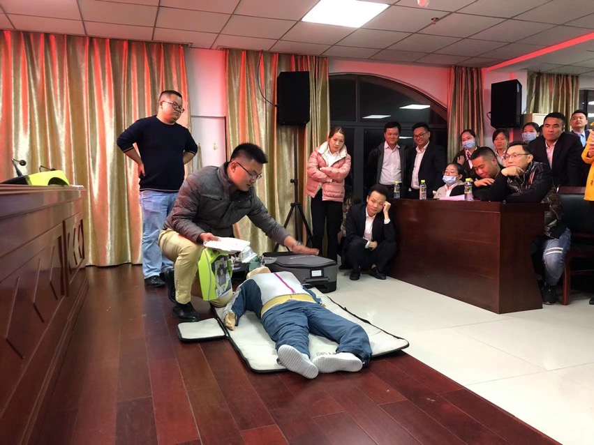 萬寧農(nóng)商銀行工會(huì)舉辦2022年急救知識(shí)培訓(xùn)班