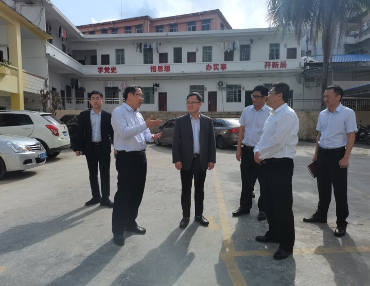 省聯(lián)社領(lǐng)導(dǎo)到文昌農(nóng)商銀行、瓊中聯(lián)社調(diào)研