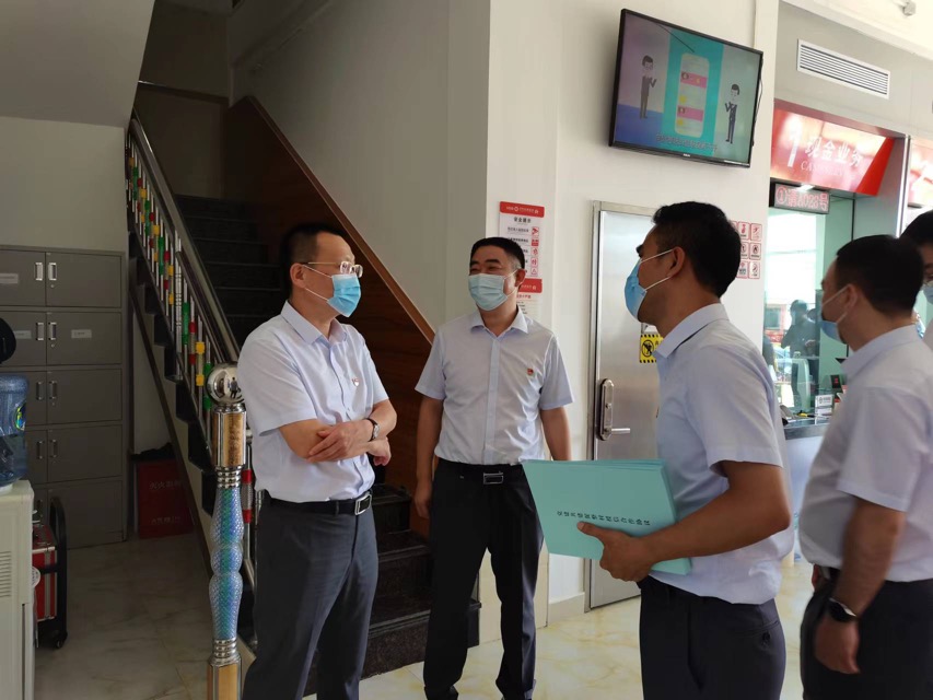 省聯(lián)社黨委副書記王紹文率隊(duì)到萬寧農(nóng)商銀行開展調(diào)研 省聯(lián)社黨委副書記王紹文率隊(duì)到萬寧農(nóng)商銀行開展調(diào)研