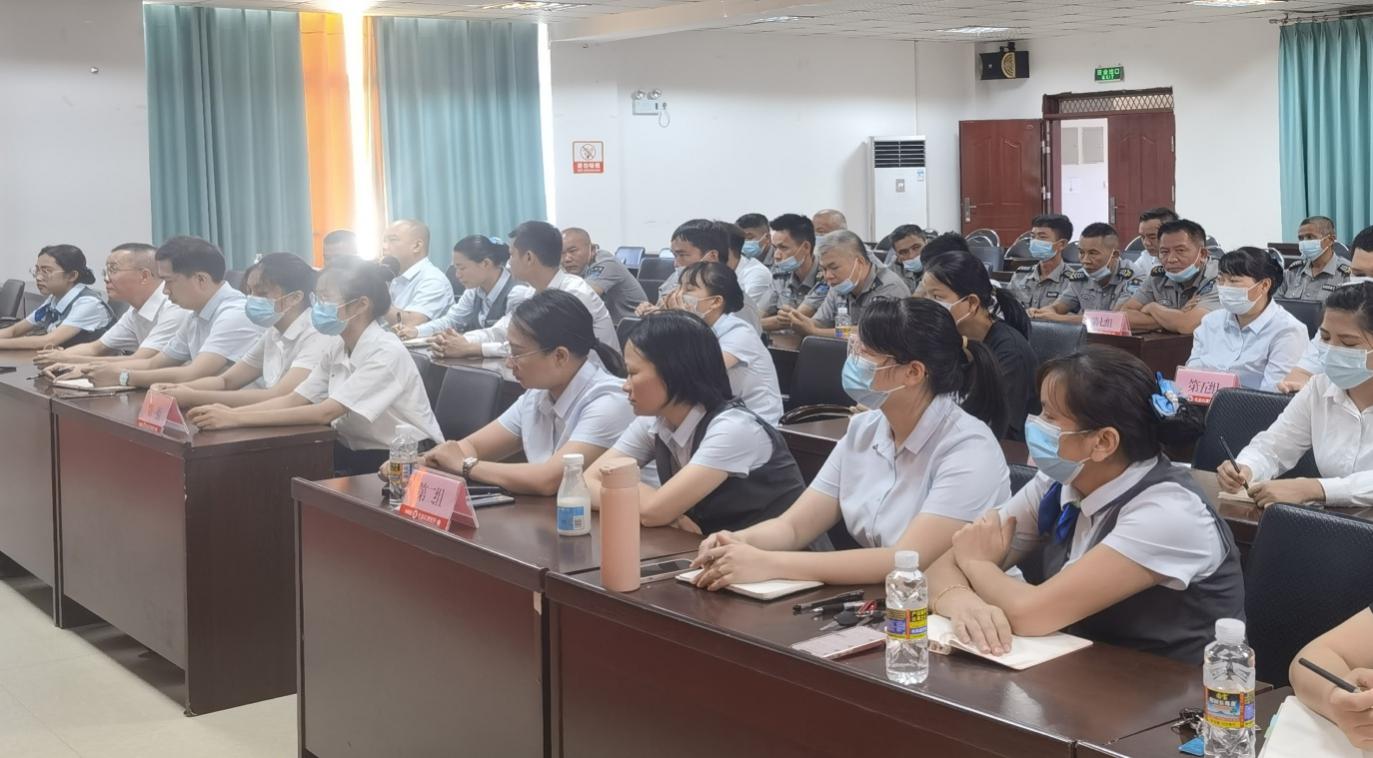 屯昌農(nóng)商銀行舉辦文明優(yōu)質(zhì)服務(wù)培訓(xùn)班 屯昌農(nóng)商銀行舉辦文明優(yōu)質(zhì)服務(wù)培訓(xùn)班