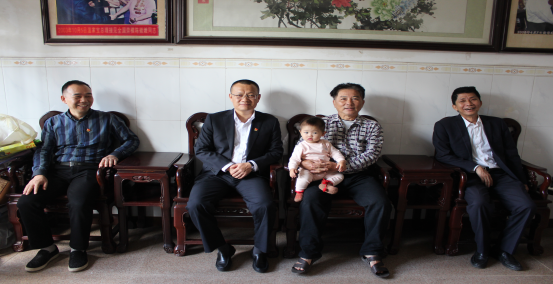 省聯(lián)社黨委副書記、紀委書記王紹文赴瓊海聯(lián)社送溫暖