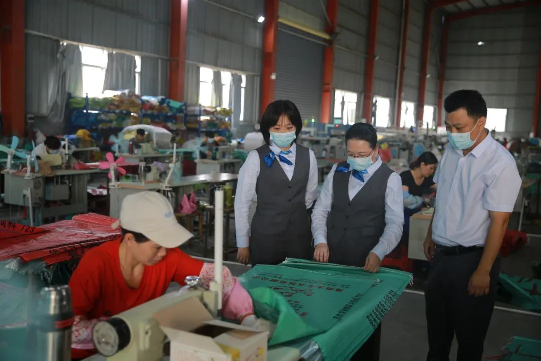 海南農(nóng)信 “一提一降一聚焦” 護航實體經(jīng)濟