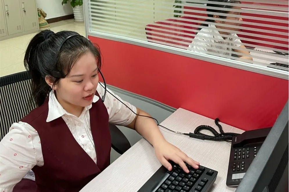 陳 歡:一副耳麥 一聲“您好” 傳遞最美農(nóng)信之聲 陳 歡:一副耳麥 一聲“您好” 傳遞最美農(nóng)信之聲