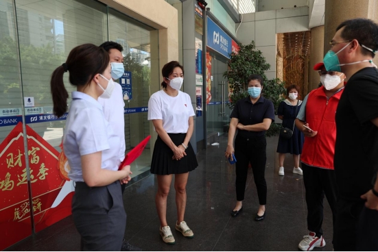 ?？诼?lián)社慰問廣西援瓊醫(yī)療隊(duì)