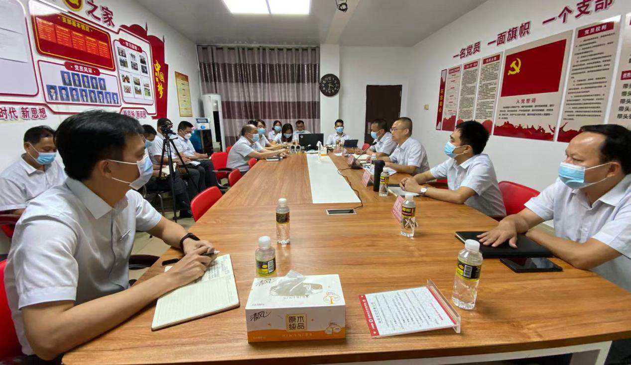 金融服務(wù)“不停歇”，臨高農(nóng)商銀行全力 推進(jìn)國(guó)慶期間各項(xiàng)金融服務(wù)工作