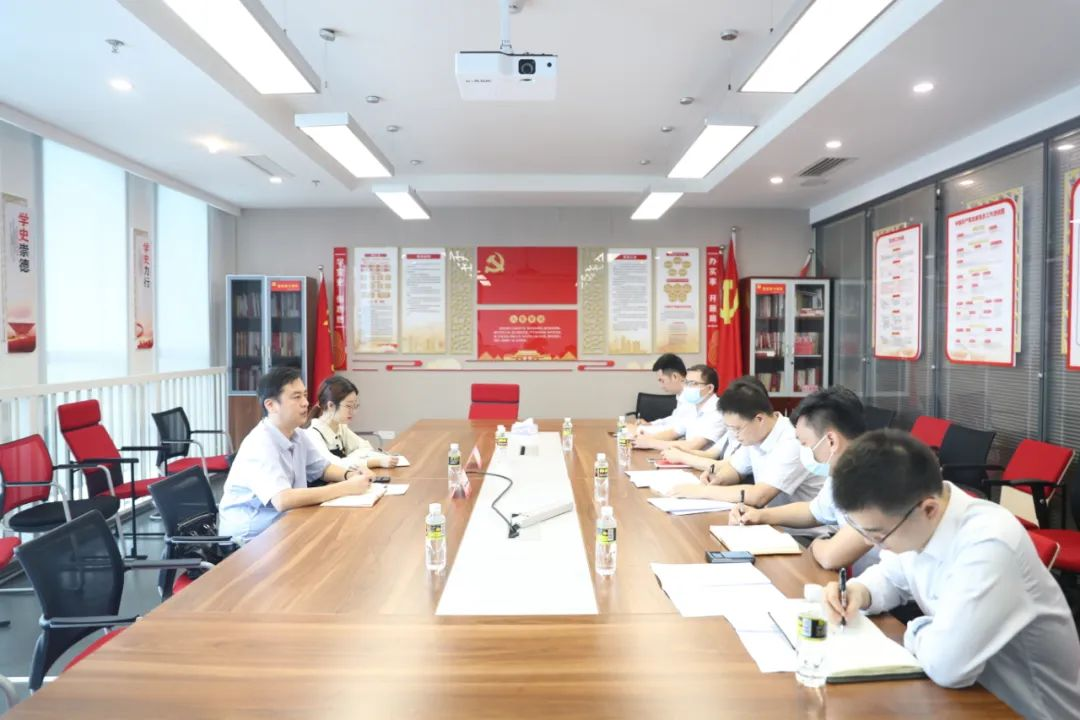 團(tuán)省委宣傳與網(wǎng)絡(luò)工作部四級(jí)調(diào)研員袁鵬到省聯(lián)社團(tuán)委調(diào)研