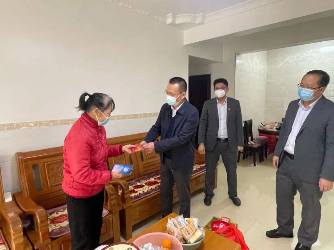 省聯(lián)社黨委班子成員開(kāi)展走訪慰問(wèn)生活困難黨員、老黨員和老干部活動(dòng)