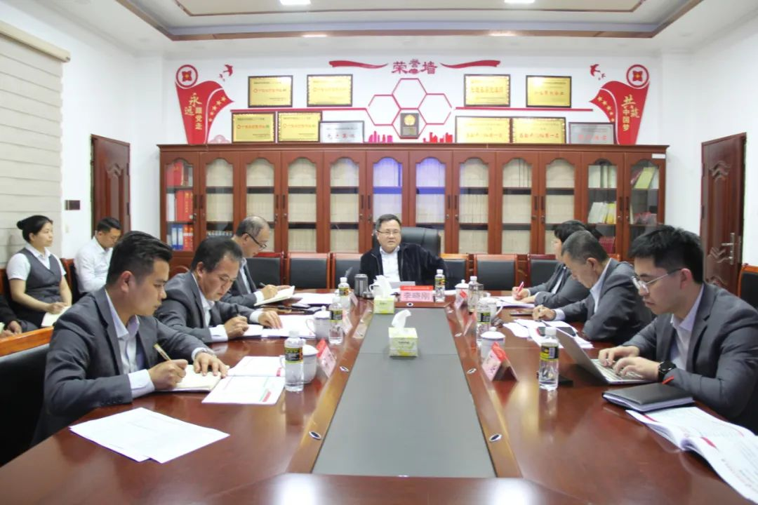 李曉剛到三亞農(nóng)商銀行、陵水聯(lián)社、文昌農(nóng)商銀行、定安聯(lián)社調(diào)研