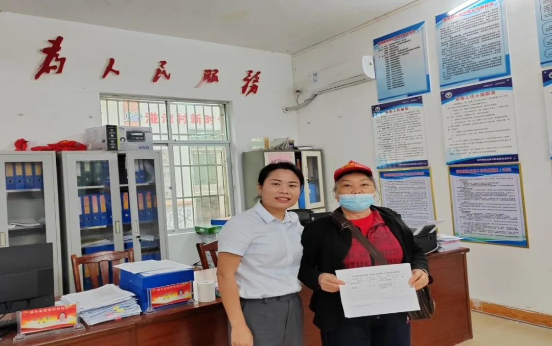 鐘春靈：盛開在黎寨里的紅三角梅