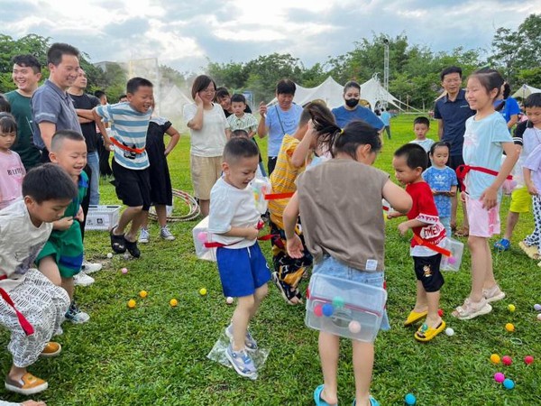 儋州農(nóng)信社社?？☉敉庑麄骰顒?dòng)｜童心飛揚(yáng)，社?？ㄖ? title=