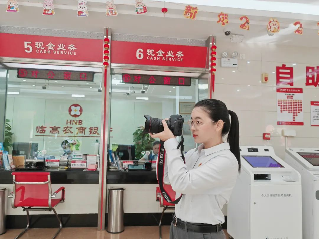 符慧蘋：以黨建引領(lǐng)航向，在平凡崗位上綻放青春之花