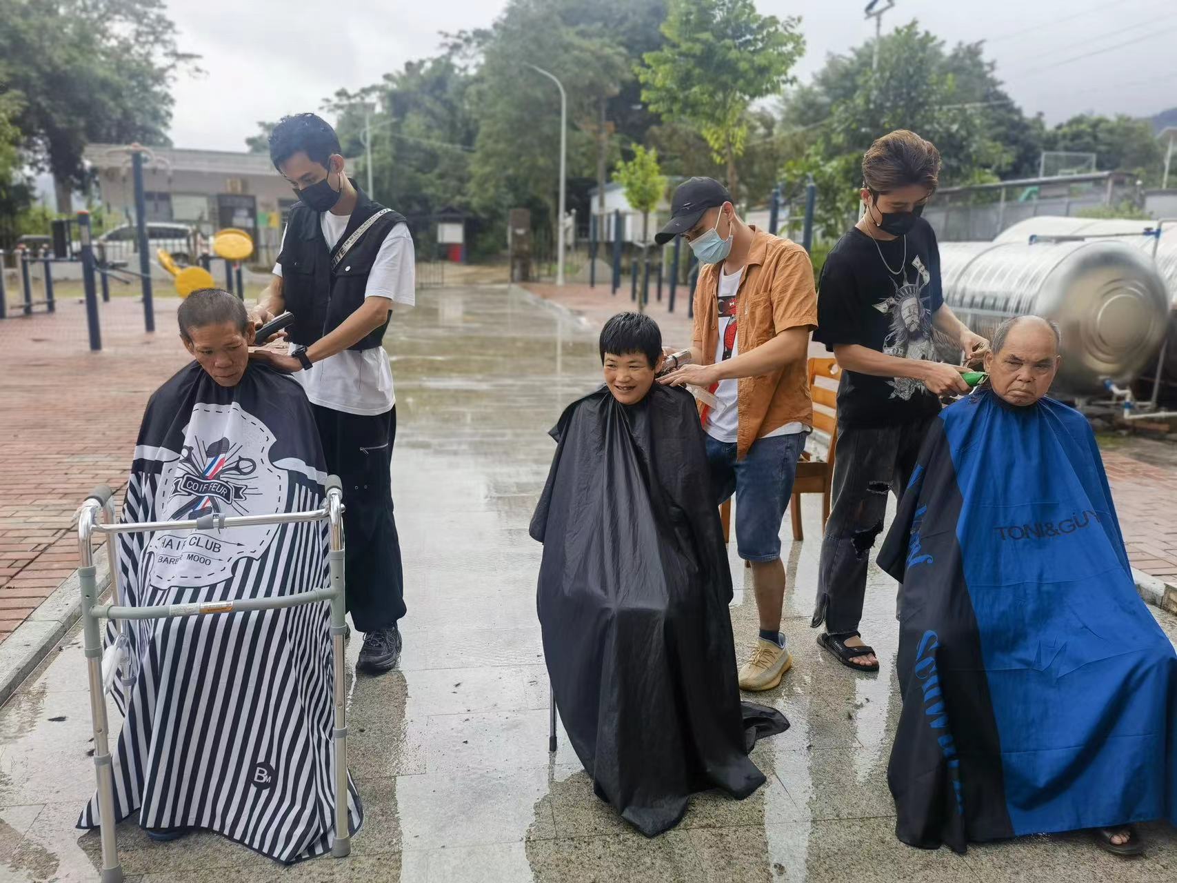 愛(ài)心播撒敬老院，深情溫暖夕陽(yáng)紅 東方聯(lián)社開(kāi)展重陽(yáng)節(jié)敬老院慰問(wèn)主題活動(dòng)