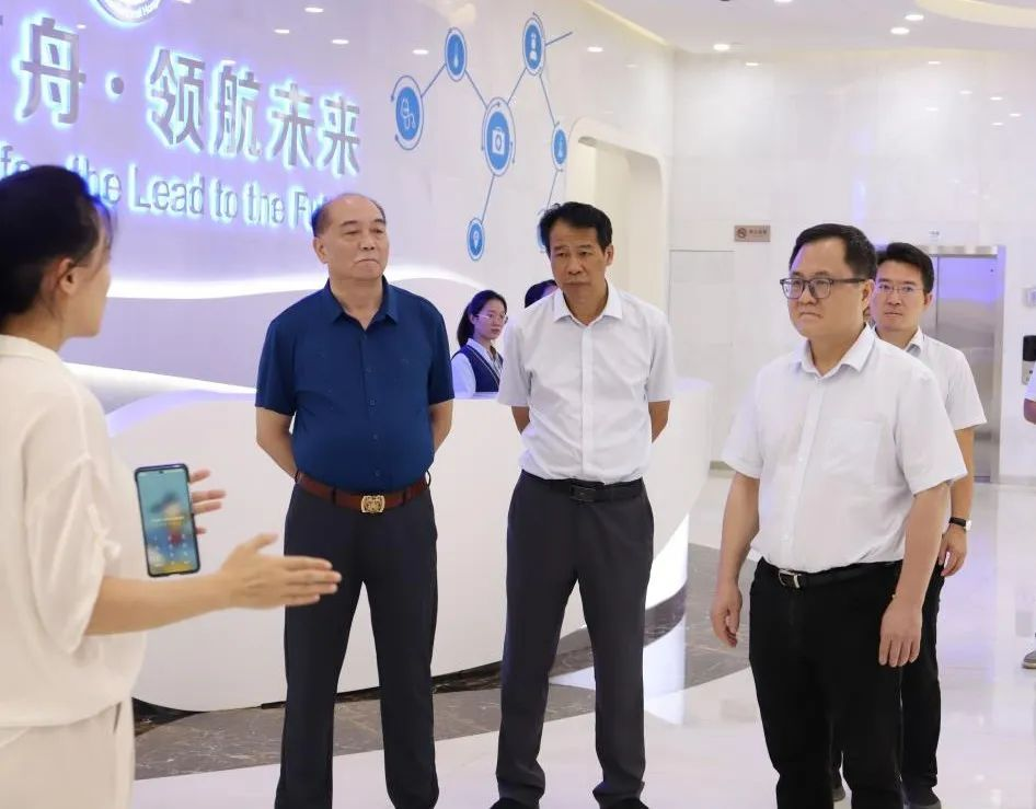 李曉剛到文昌農(nóng)商銀行、瓊海聯(lián)社開展調(diào)研