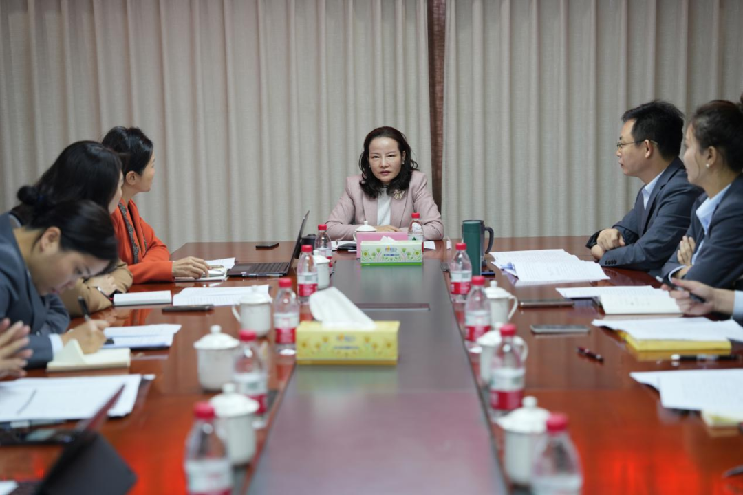鄒燕玲到三亞農(nóng)商銀行開展調(diào)研