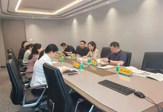 鄒燕玲帶隊拜訪廣州農(nóng)商銀行