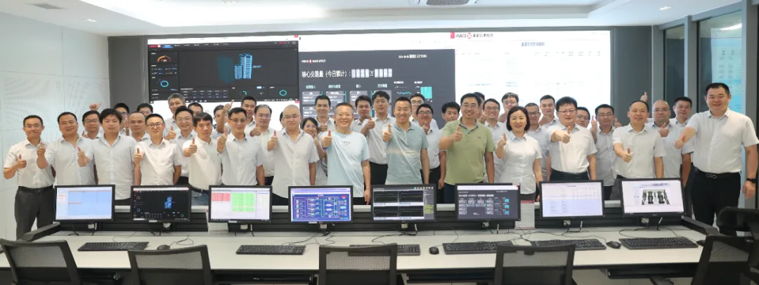 海南農(nóng)商銀行總行領(lǐng)導(dǎo)看望慰問堅(jiān)守在統(tǒng)法改革系統(tǒng)切換工作一線的員工