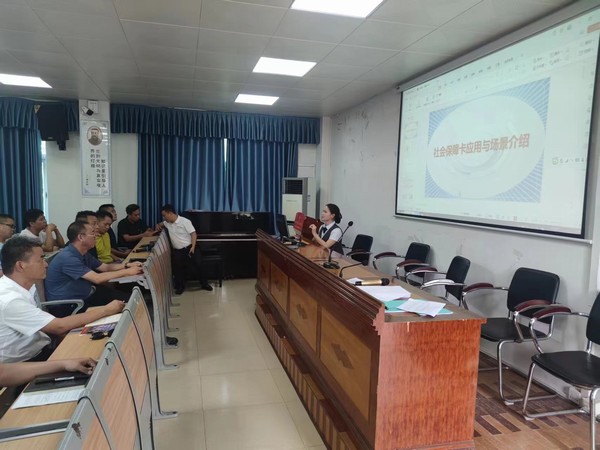 儋州支行走進(jìn)學(xué)校，拓展銀校異業(yè)合作模式