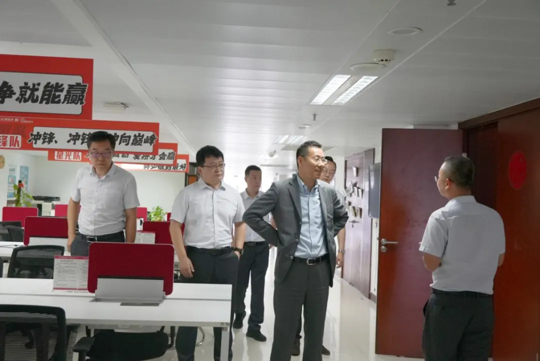 陳維到海口支行專(zhuān)題調(diào)研網(wǎng)點(diǎn)建設(shè)規(guī)劃工作