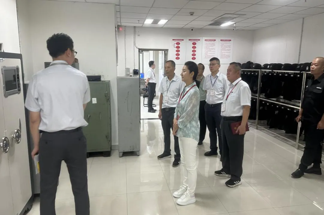 司亞杰帶隊到?？谥兄行膸煺{(diào)研