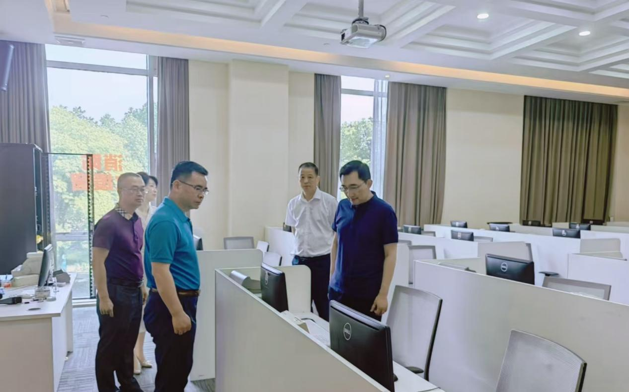 劉國鑫帶隊(duì)赴泰隆銀行等三家單位培訓(xùn)中心（學(xué)校）考察學(xué)習(xí)