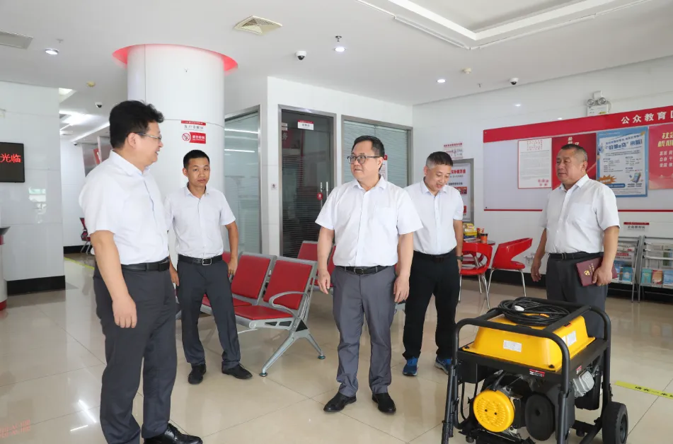 李曉剛檢查督導(dǎo)臺風(fēng)“摩羯”防御準(zhǔn)備工作 李曉剛檢查督導(dǎo)臺風(fēng)“摩羯”防御準(zhǔn)備工作